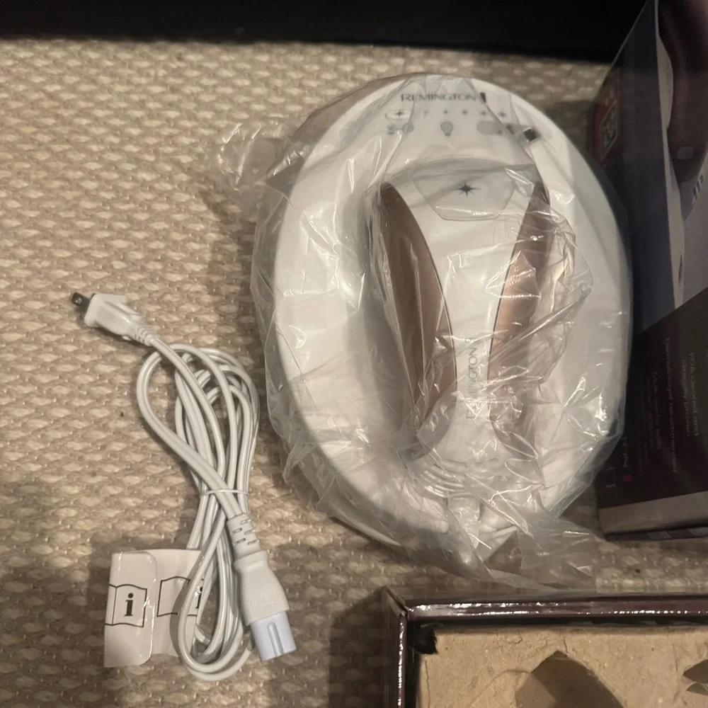 Remington IPL6000 i-LIGHT Pro
Professional IPL Laser Hair Removal
*Open Box NEW - Picture 2 of 7